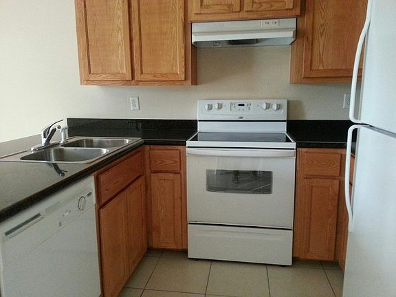 4th image of 3104 Scotland Dr