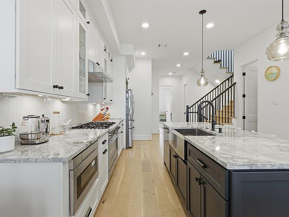 4th image of 732 W 17th St