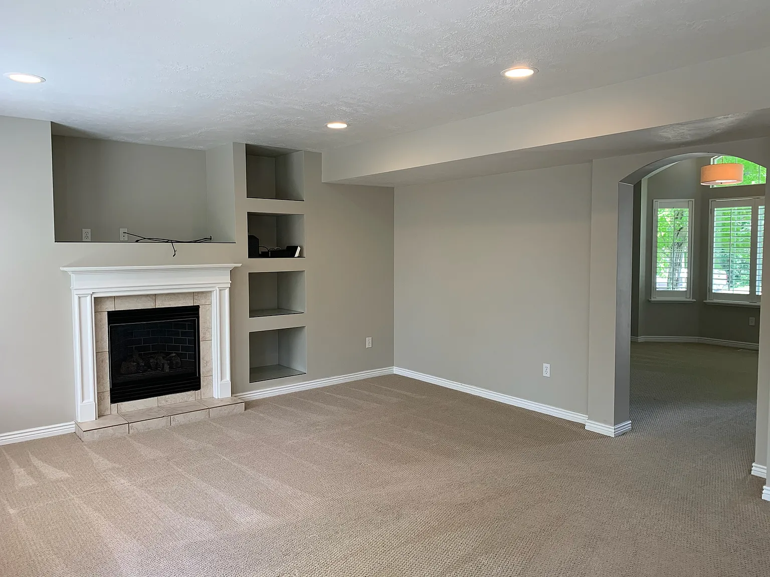 3 bed, 2.5 bath, 2540 sqft, $2,950 — Photo 2