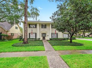 10602 Deerwood Rd, Houston, TX 77042