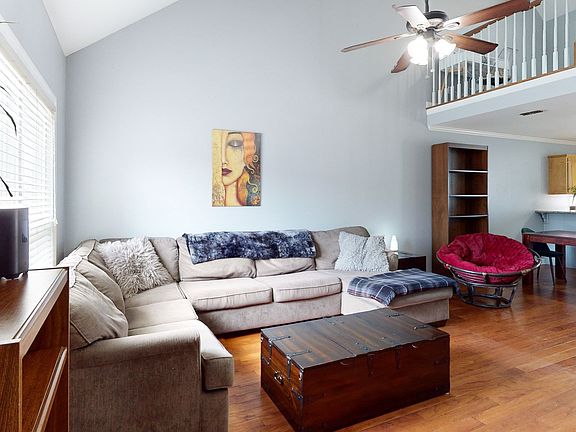 3rd image of 300 Dartford Ct