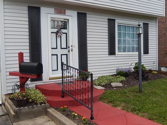 3rd image of 2885 Oaklawn St