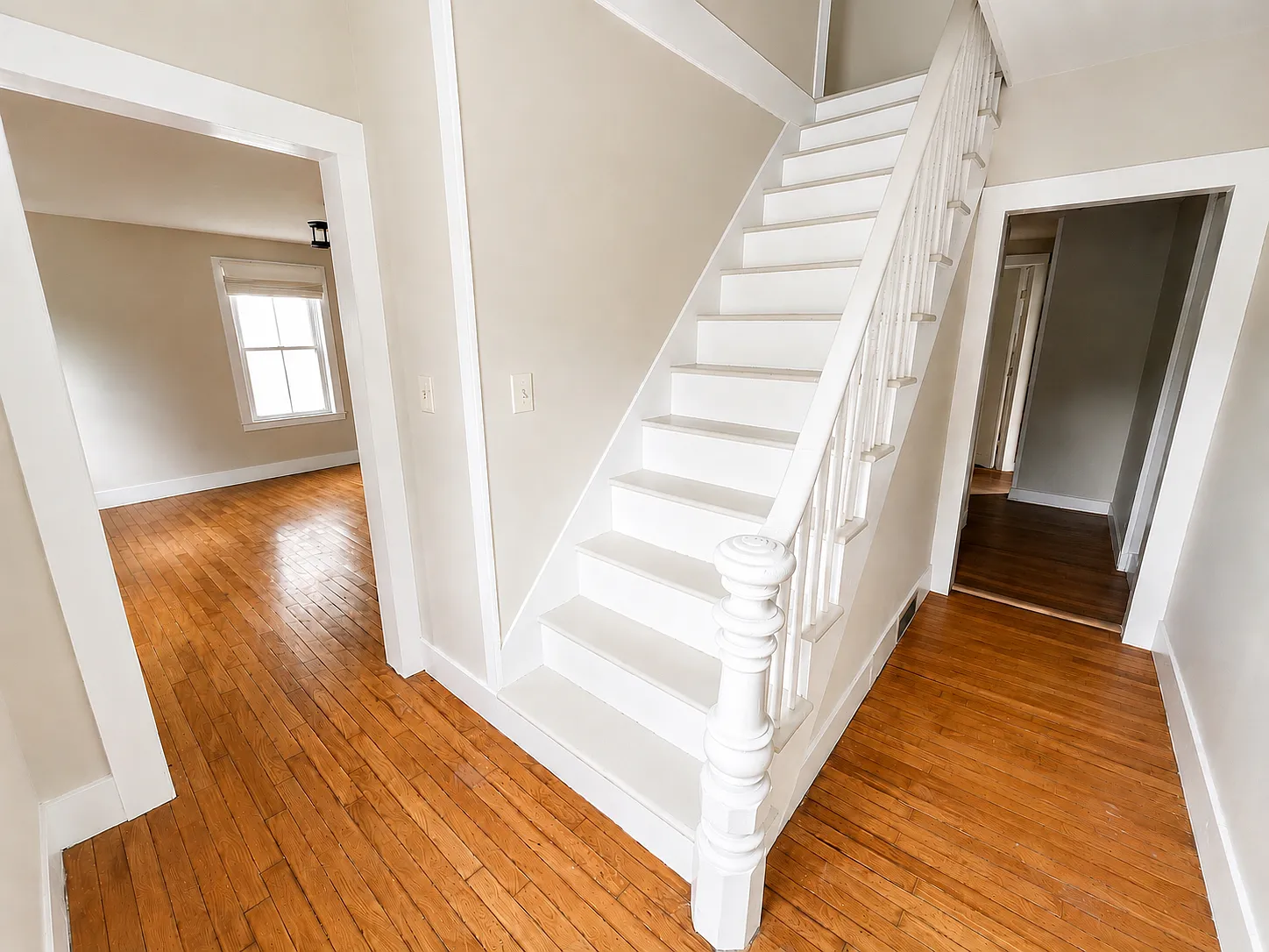 3 bed, $1,900 — Photo 2