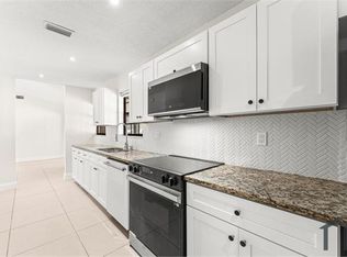 18055 W Sycamore Dr, Loxahatchee, FL 33470