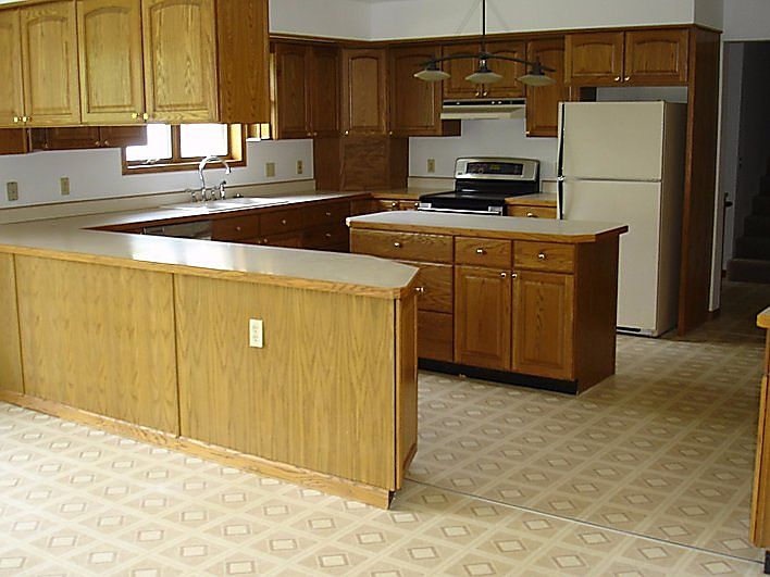 2nd image of 926 5th Ave S