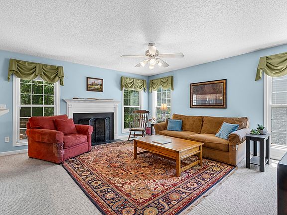 3rd image of 202 Hope Trace Way
