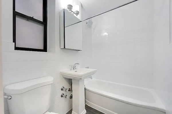 Sold by REMAX Elite | media 4