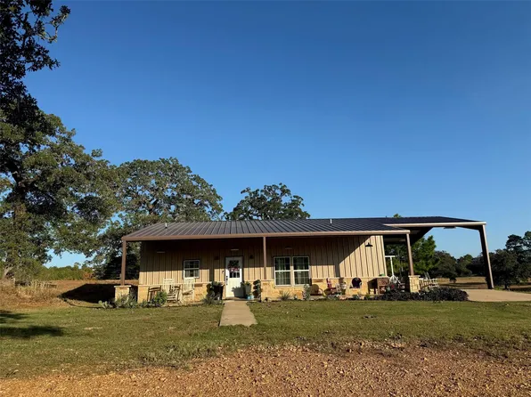 139 Way Station Trl, Smithville, TX 78957