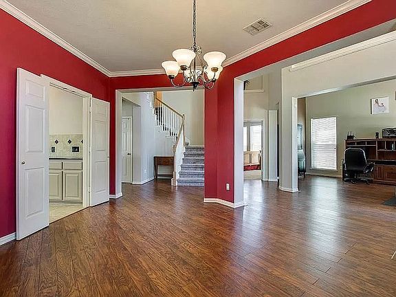 3rd image of 3810 Marchwood Dr