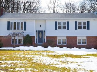 24 Dale Rd, Hopewell Junction, NY 12533