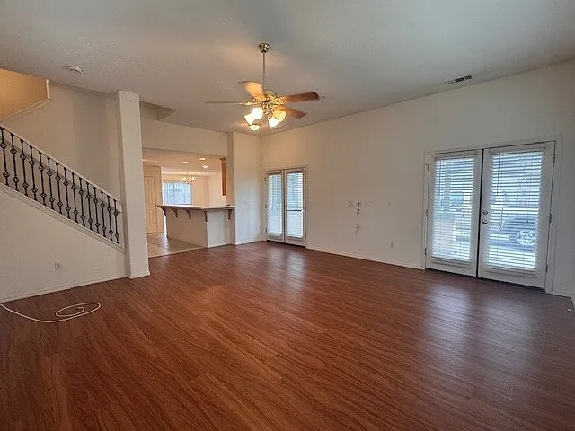 1409 Strawberry Ave — Photo 5