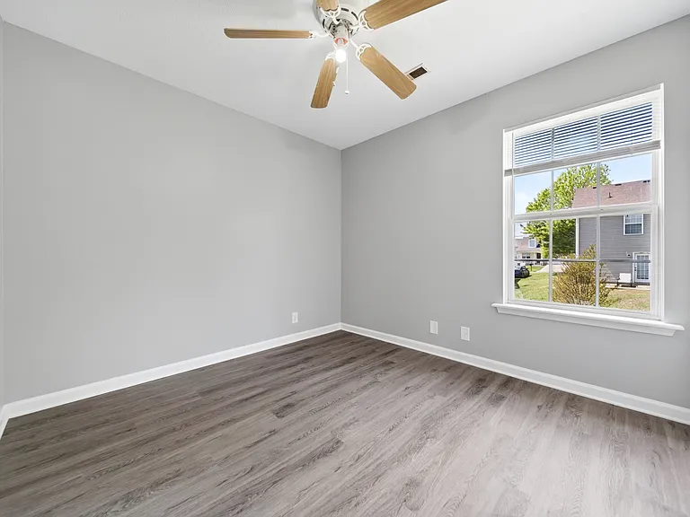 998 Tom Hailey Blvd — Photo 32