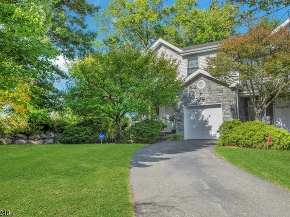 84 Emily Pl, Parsippany-Troy Hills Twp., NJ 07054