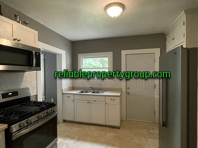 1906 Riedmiller Ave — Photo 4