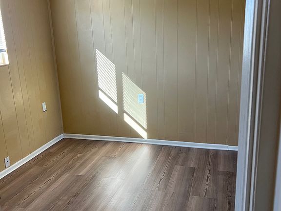 5th image of 183 El Medio St