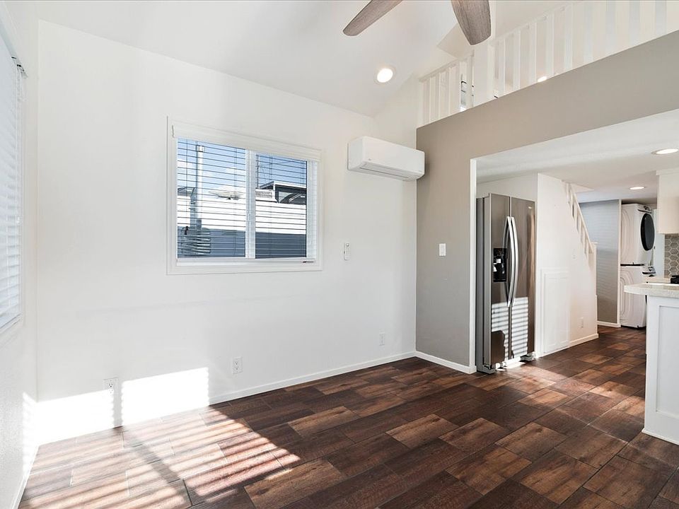 More livingroom angle