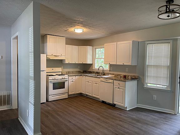 2nd image of 1326 Candlelite Ln