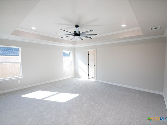 5th image of 805 Sunnys Halo Dr