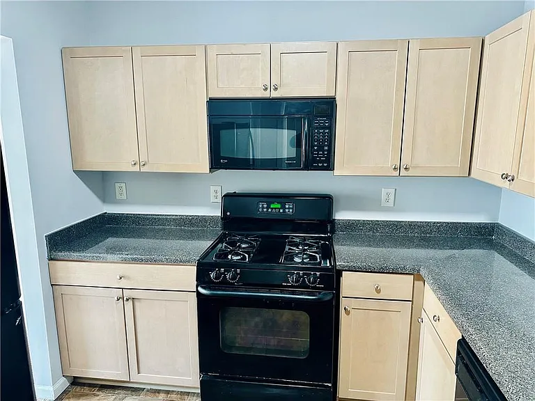 6078 Oak Bend Ct — Photo 5