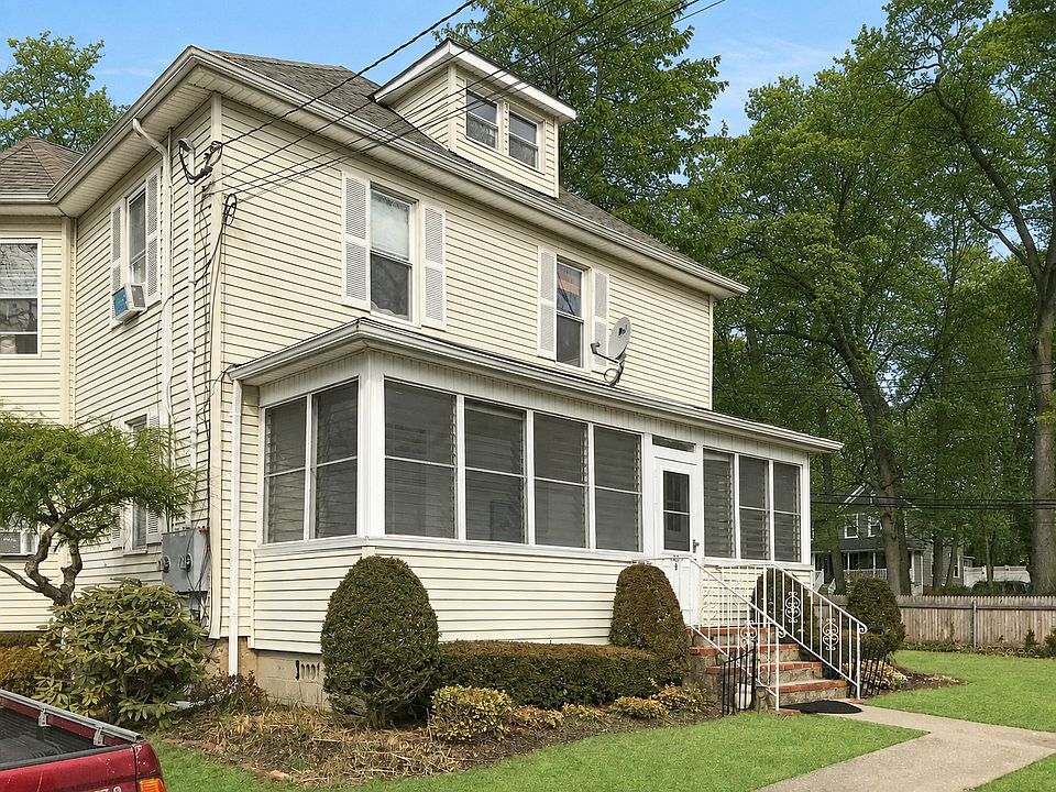 1st image of 40 Elliott Pl