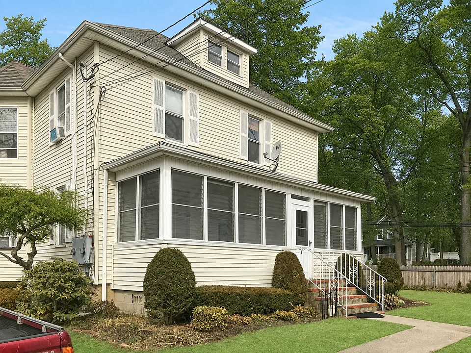 40 Elliott Pl