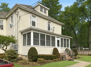 40 Elliott Pl, Smithtown, NY 11787