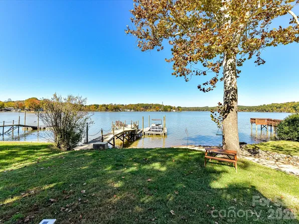 4586 Doctor Dr, Catawba, NC 28609