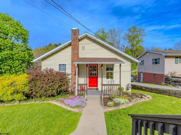 122 Center St, Kingwood, WV 26537