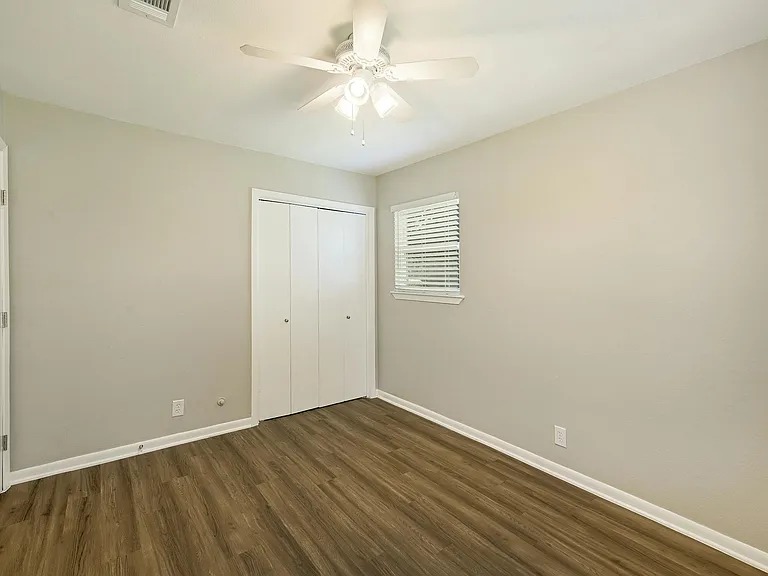 8527 Maine Dr — Photo 6