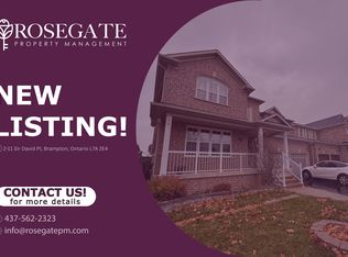 11 Sir David Pl #2, Brampton, ON L7A 2E4