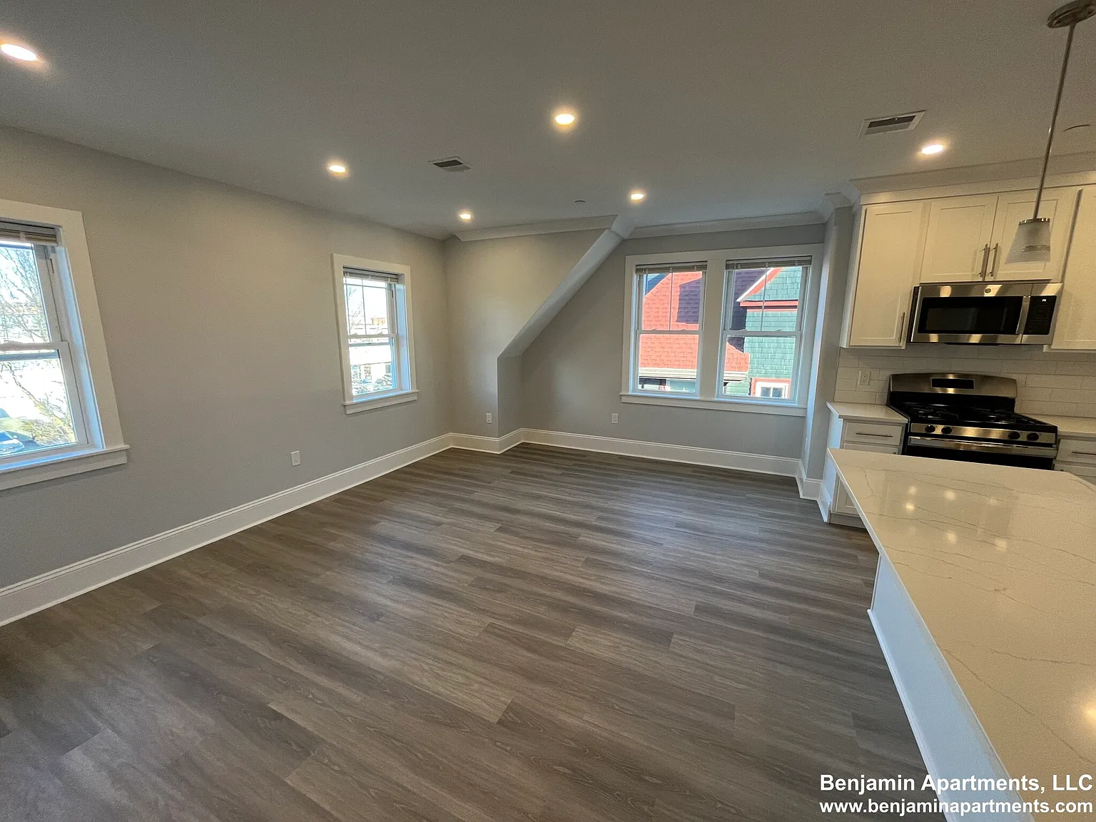 4 bed, $5,800 — Photo 2