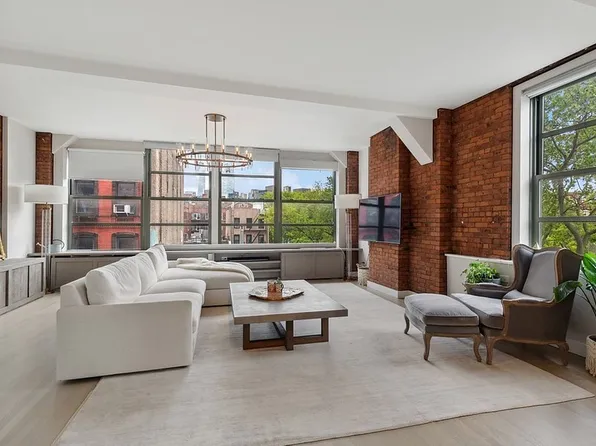 135 W 3rd St APT 4, New York, NY 10012
