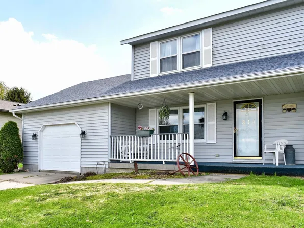 211 Sunset Ave NW, Altura, MN 55910