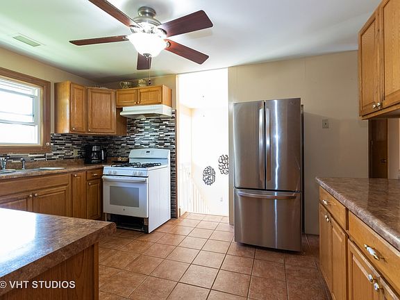5th image of 15407 Betty Ann Ln