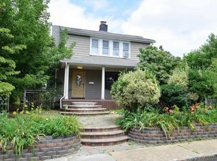 19 High St, Roslyn Heights, NY 11577
