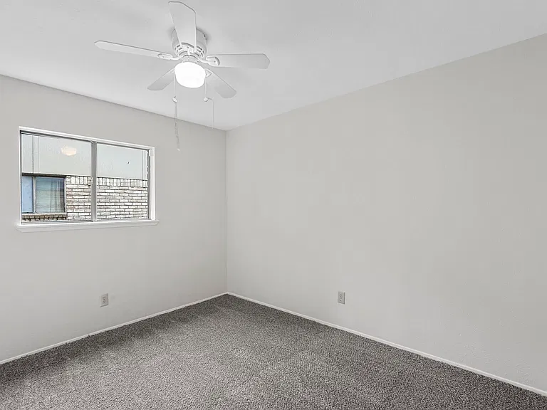 848 Shenandoah Dr — Photo 8