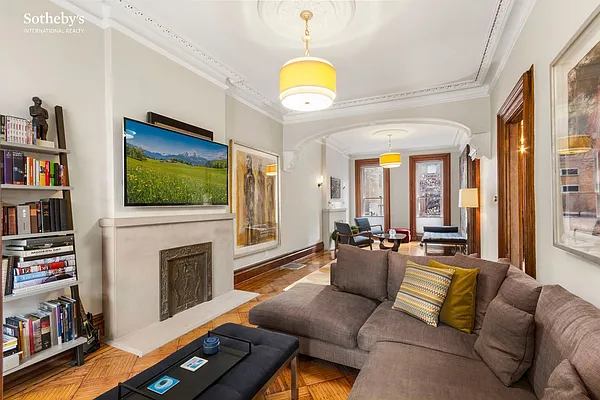 Sold by Sotheby's International Realty | media 2