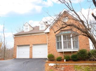 12925 Wheatland Rd, Fairfax, VA 22033