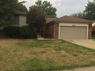 1867 N Lake Dr, Troy, MI 48083