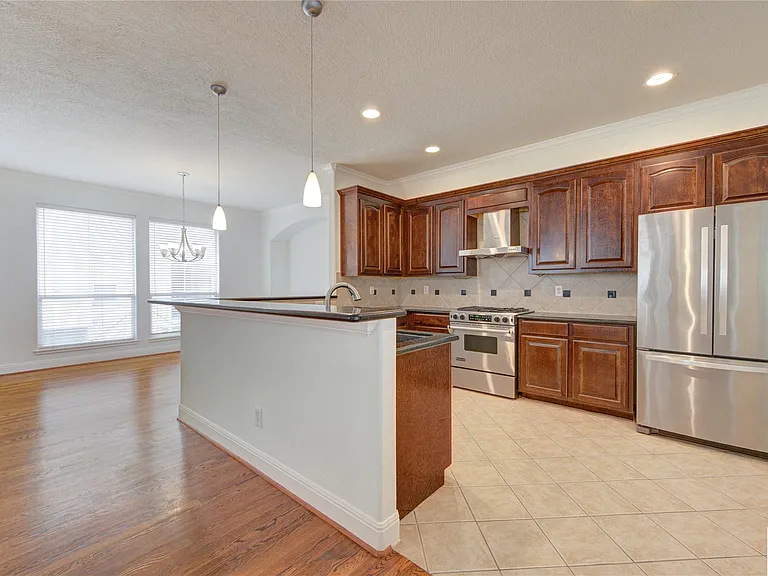 1322 Cohn St — Photo 13