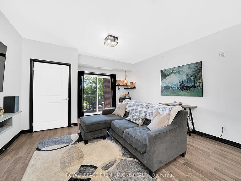 161 Wellington St E #204 — Photo 7