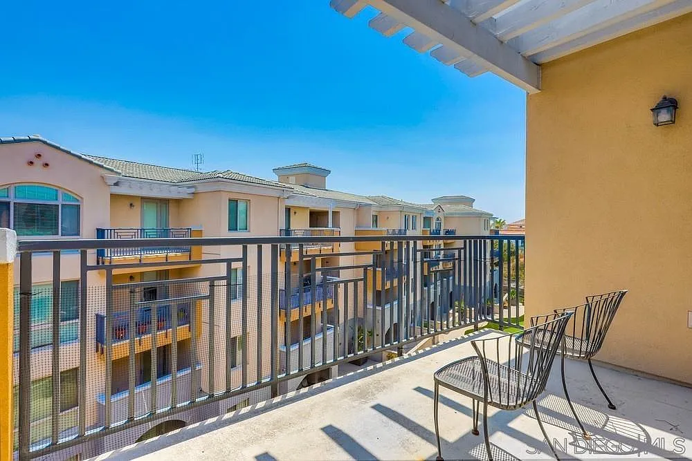 2 bed, 1020 sqft, $3,800 — Photo 4