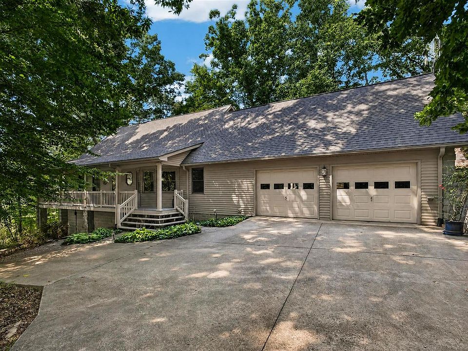 1st image of 215 Shoreline Cir