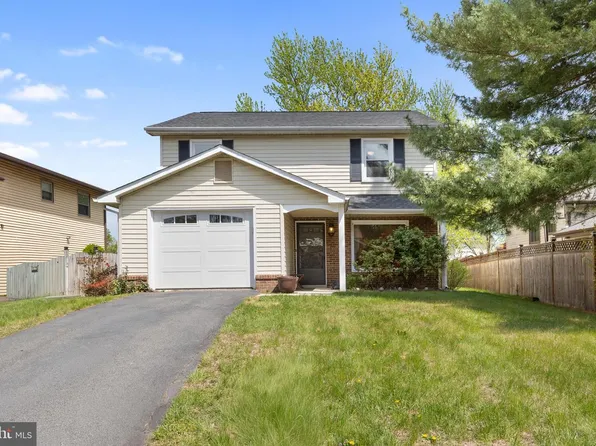 102 Sexton Ct, Sterling, VA 20164