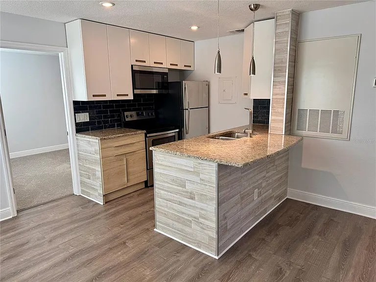2585 Grassy Point Dr #111 — Photo 4