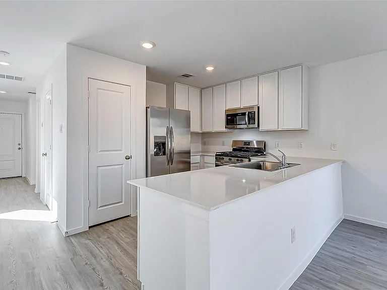 21438 Carosella Dr — Photo 6