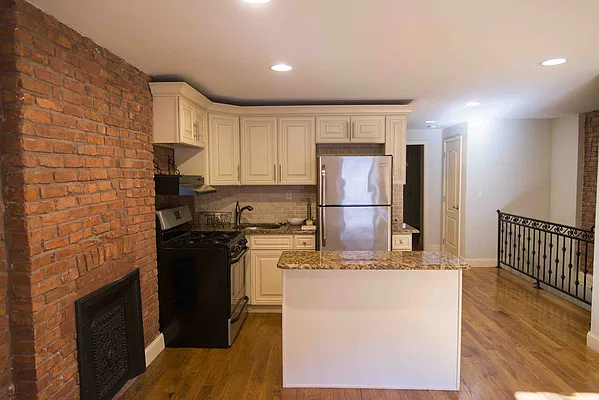 Rented by (Legacy) Online Homes, LLC | media 7