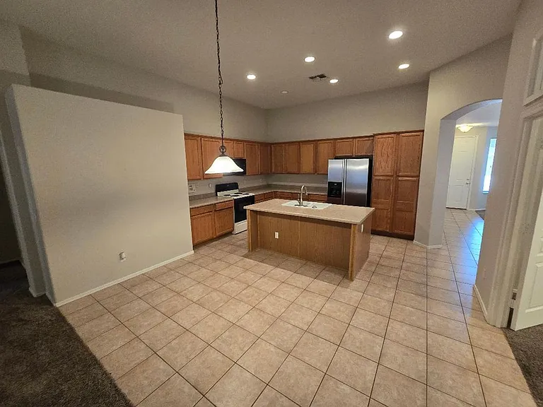 1772 E Powell Way — Photo 4