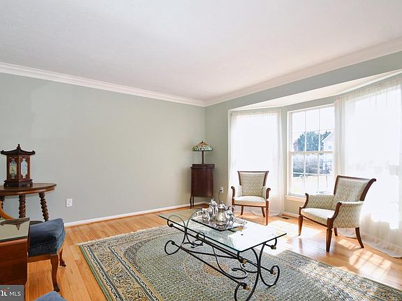 4th image of 404 Wispy Willow Ct