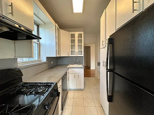 Rented by Contact Realty | media 14